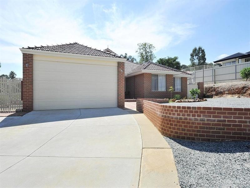 18 Burndale Road, Mount Richon WA 6112