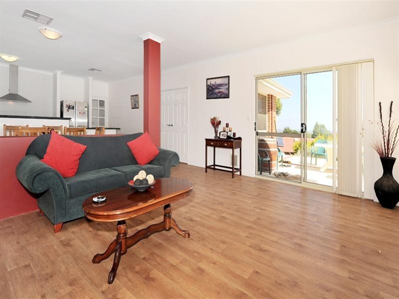 18 Burndale Road, Mount Richon WA 6112