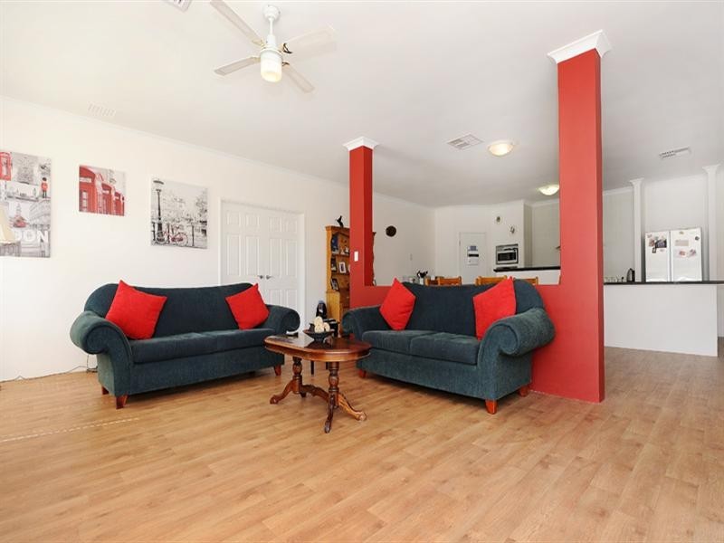 18 Burndale Road, Mount Richon WA 6112