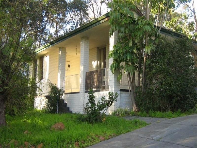 28 Nelson Crescent, Lesmurdie WA 6076