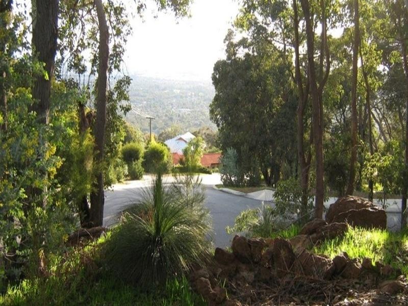 28 Nelson Crescent, Lesmurdie WA 6076