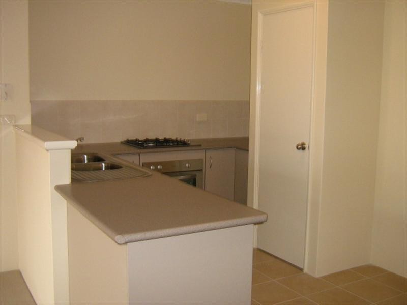 26/91 Lowanna Way, Armadale WA 6112