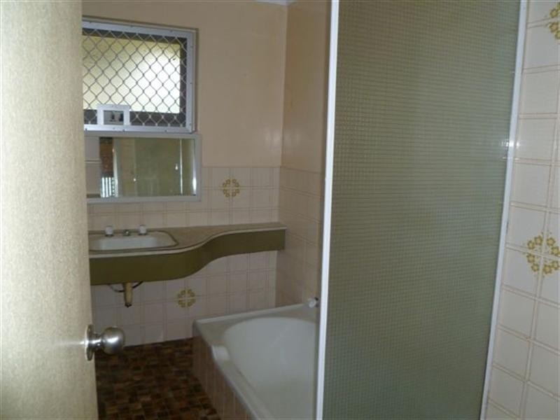 16 Devonshire Terrace, Armadale WA 6112