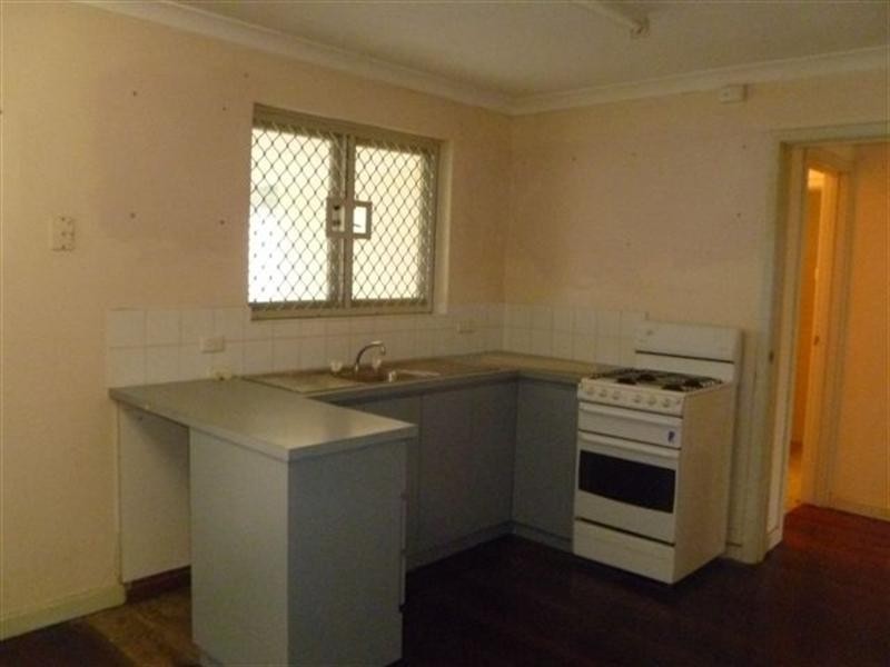 16 Devonshire Terrace, Armadale WA 6112