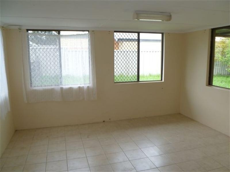 16 Devonshire Terrace, Armadale WA 6112