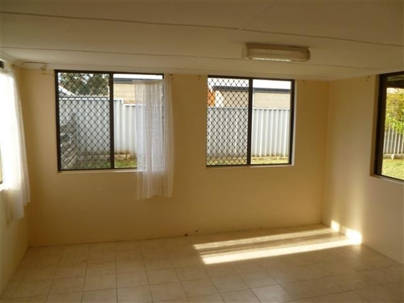 16 Devonshire Terrace, Armadale WA 6112