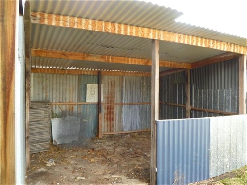 16 Devonshire Terrace, Armadale WA 6112