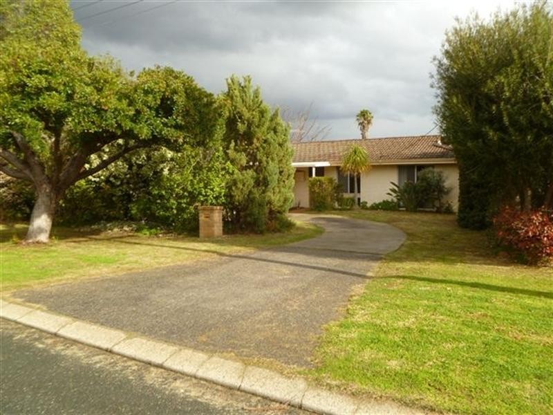 11 Rupert Street, Armadale WA 6112