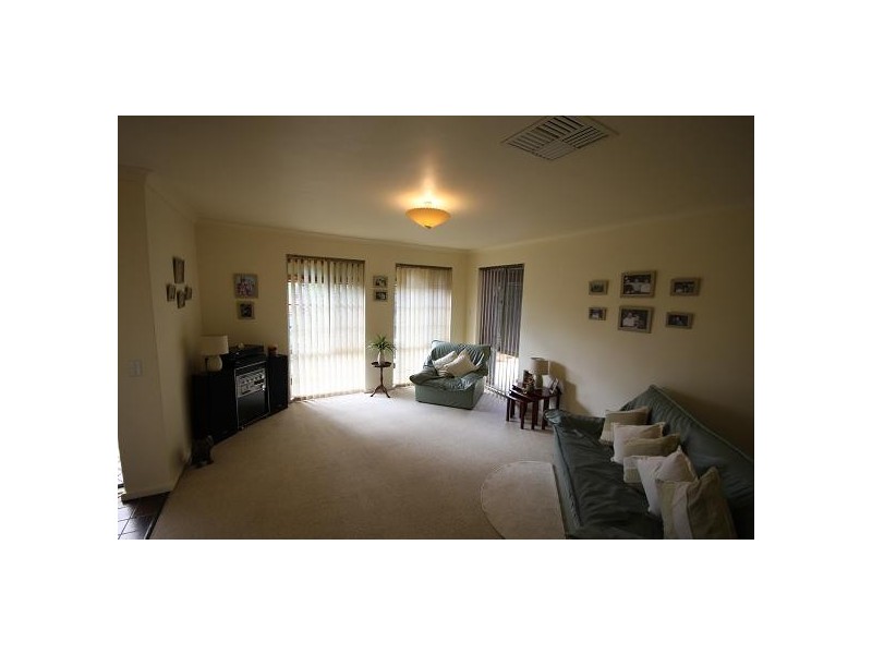 9 Hillside Road, Mount Richon WA 6112