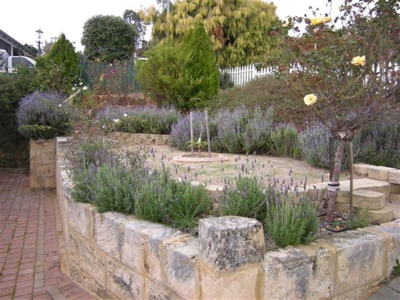 46 Amethyst Crescent, Mount Richon WA 6112