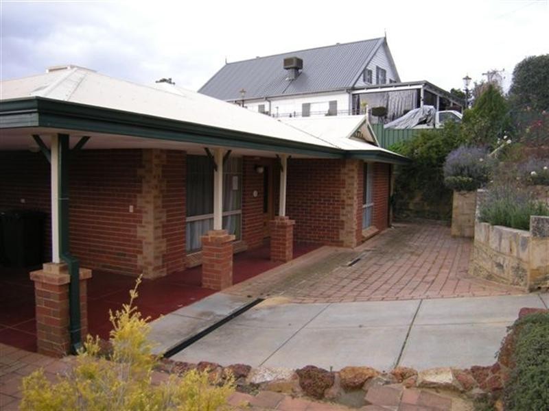 46 Amethyst Crescent, Mount Richon WA 6112