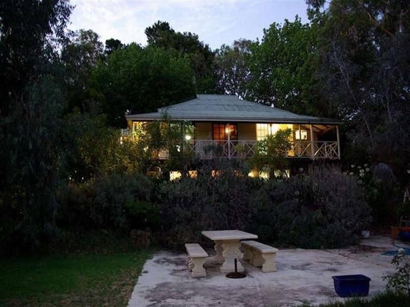 186 Urch Road, Roleystone WA 6111