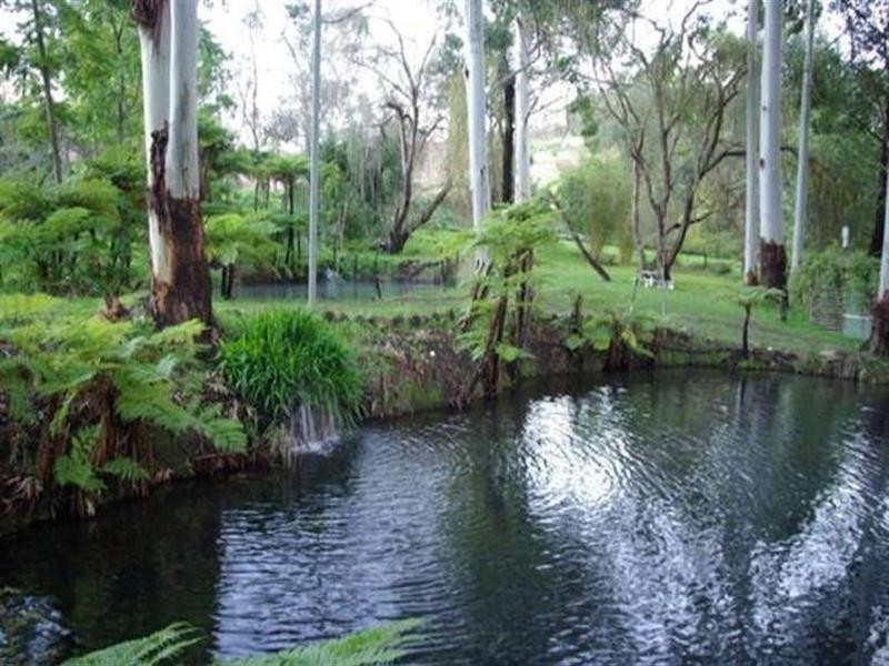 186 Urch Road, Roleystone WA 6111