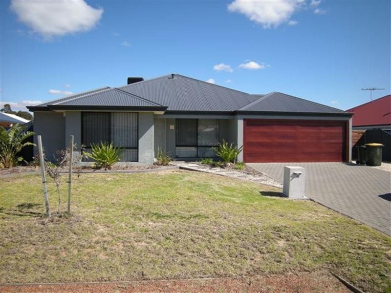 11 Plaistowe Boulevard, Byford WA 6122