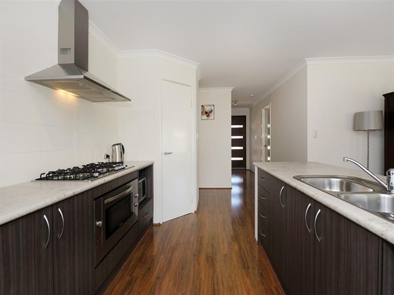 Seville Grove WA 6112