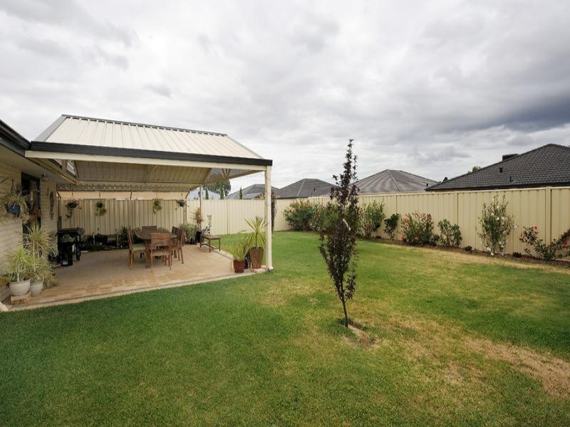 Seville Grove WA 6112