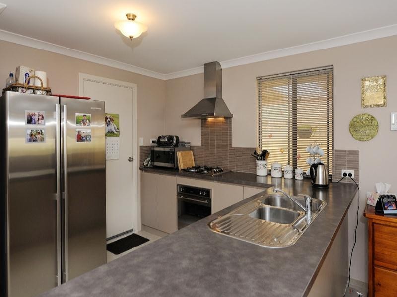 Seville Grove WA 6112