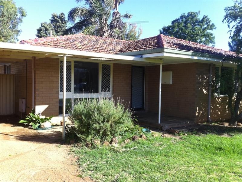 13 Edgeroi Way, Armadale WA 6112