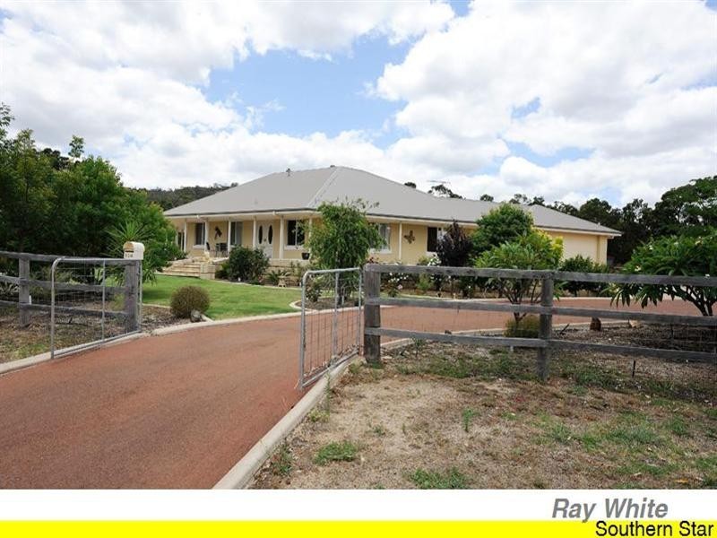 134 Bruns Drive, Darling Downs WA 6122