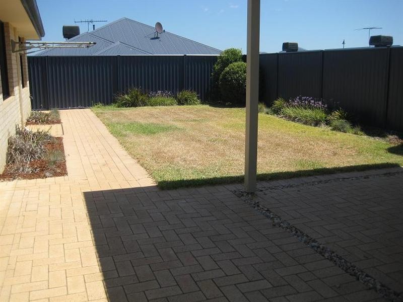 16 Marr Street, Byford WA 6122