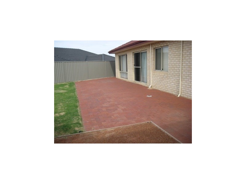 134 Columbia Parkway, Piara Waters WA 6112