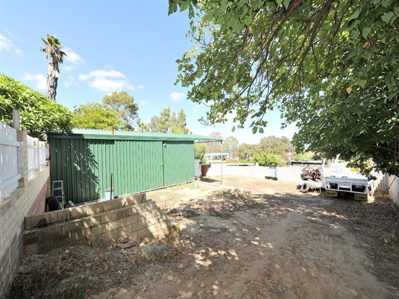 21 Tredale Road, Mount Richon WA 6112