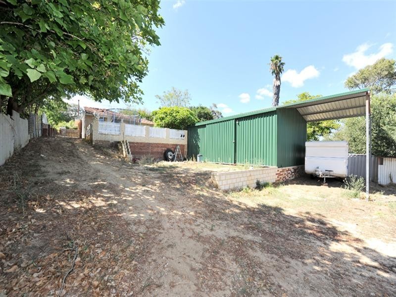 21 Tredale Road, Mount Richon WA 6112