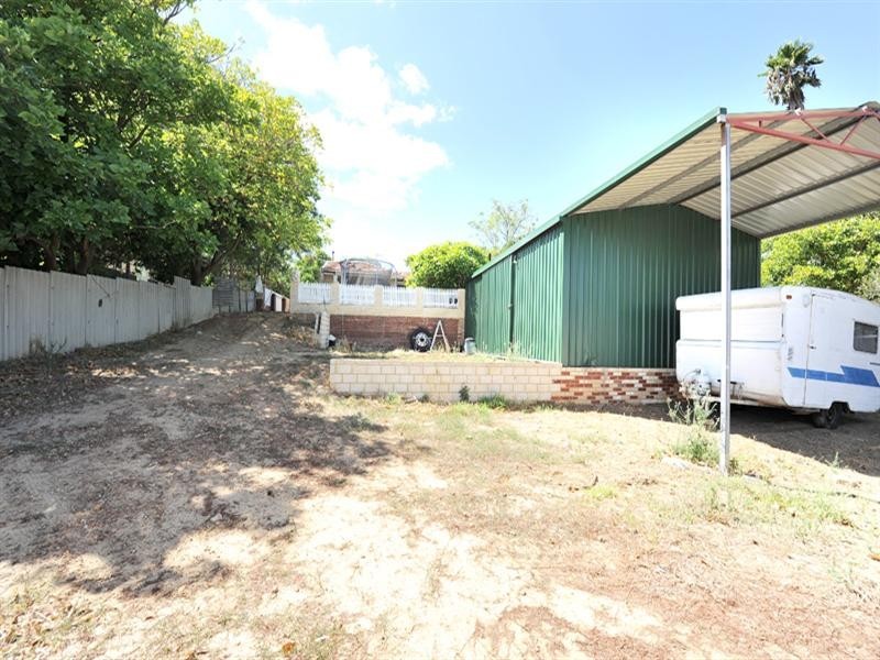 21 Tredale Road, Mount Richon WA 6112
