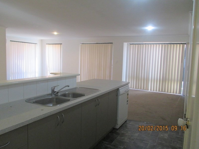 8 Redcurrant Street, Byford WA 6122