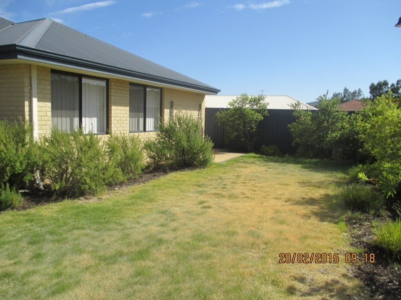 8 Redcurrant Street, Byford WA 6122