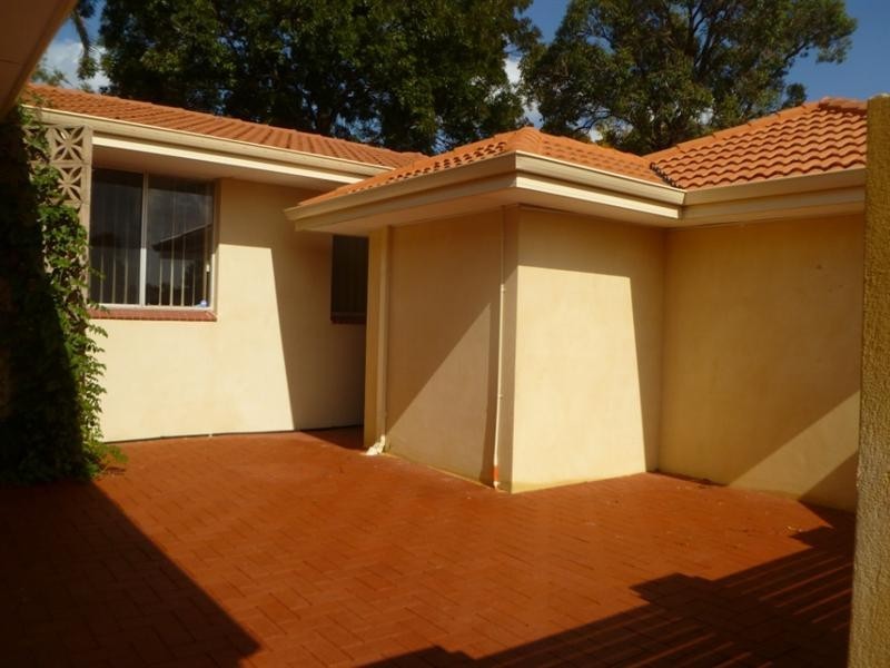 14B Ottaway Street, Kelmscott WA 6111