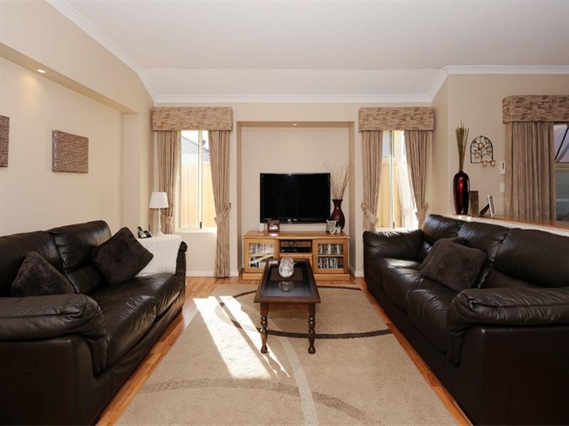 3 Lyon Road, Atwell WA 6164