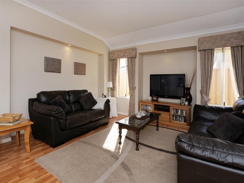 3 Lyon Road, Atwell WA 6164