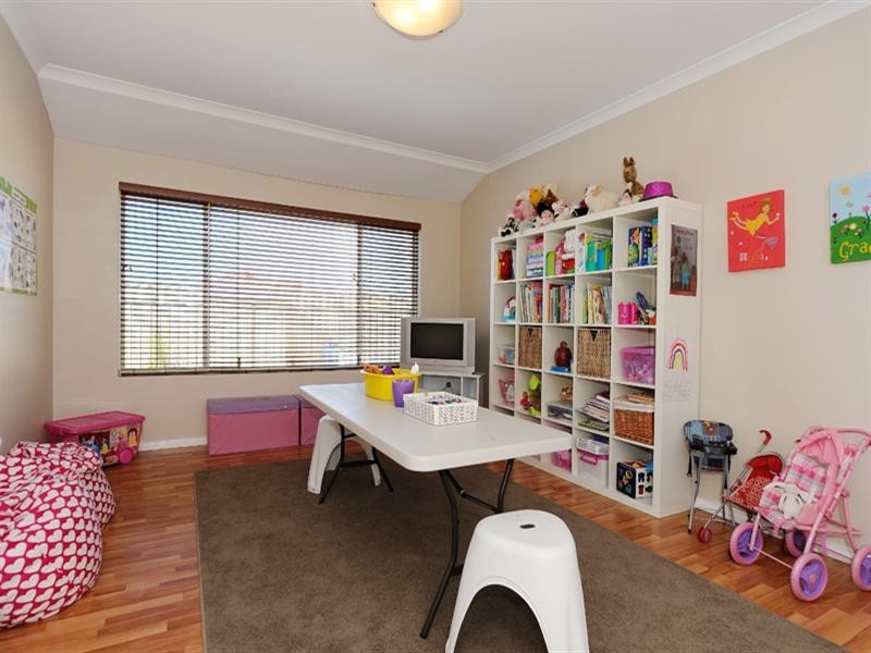 3 Lyon Road, Atwell WA 6164