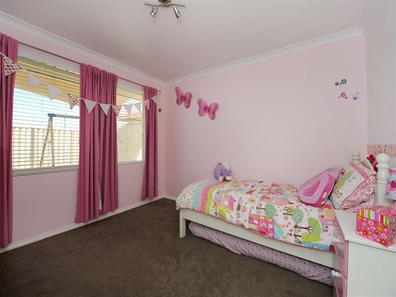 3 Lyon Road, Atwell WA 6164