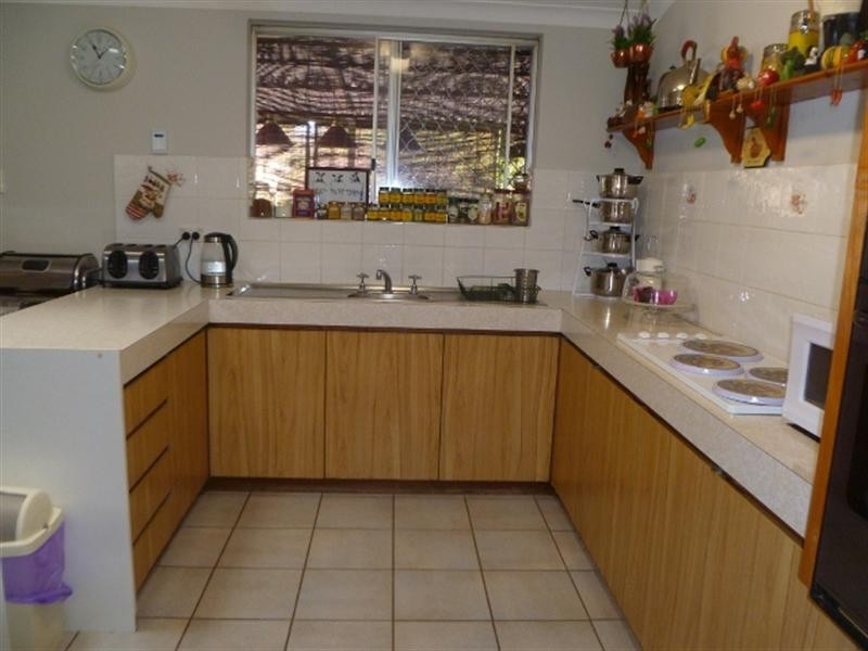 101 Grovelands Drive, Camillo WA 6111