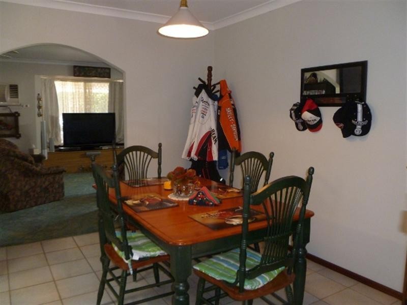 101 Grovelands Drive, Camillo WA 6111