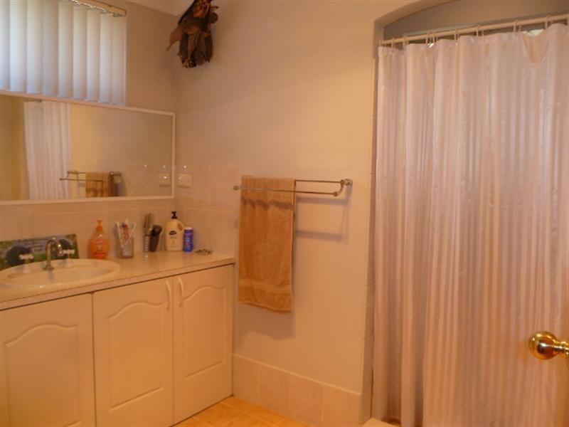 101 Grovelands Drive, Camillo WA 6111