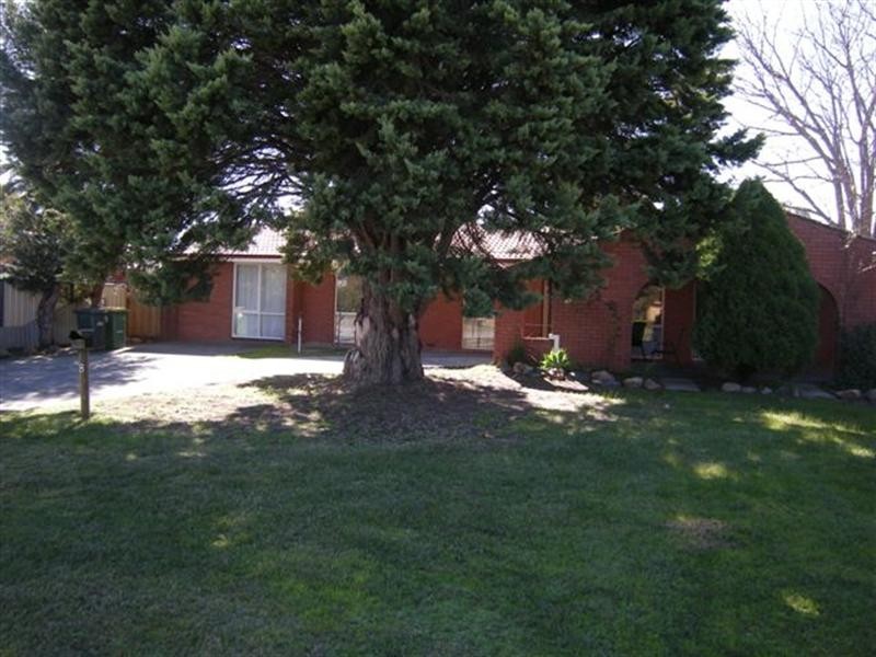 8 Phylma Street, Armadale WA 6112