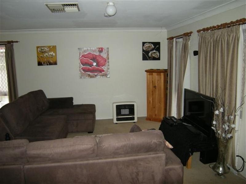 8 Phylma Street, Armadale WA 6112