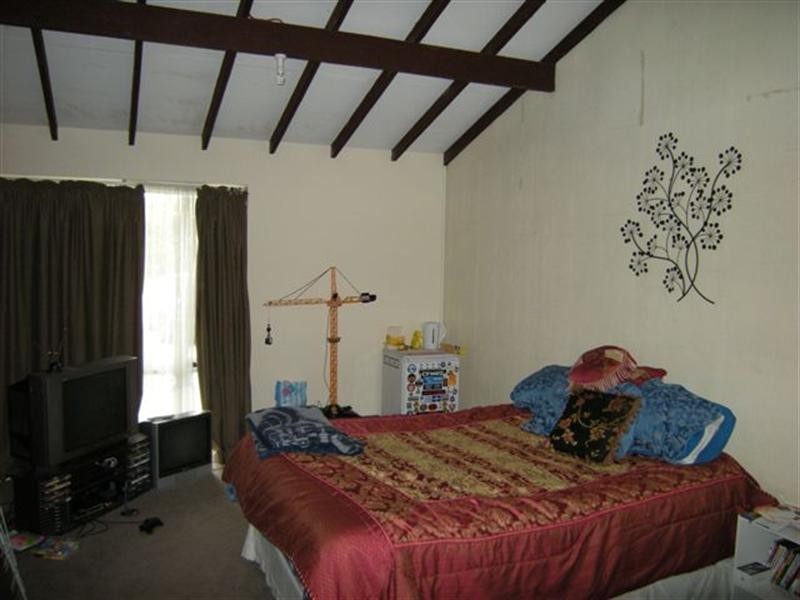 8 Phylma Street, Armadale WA 6112