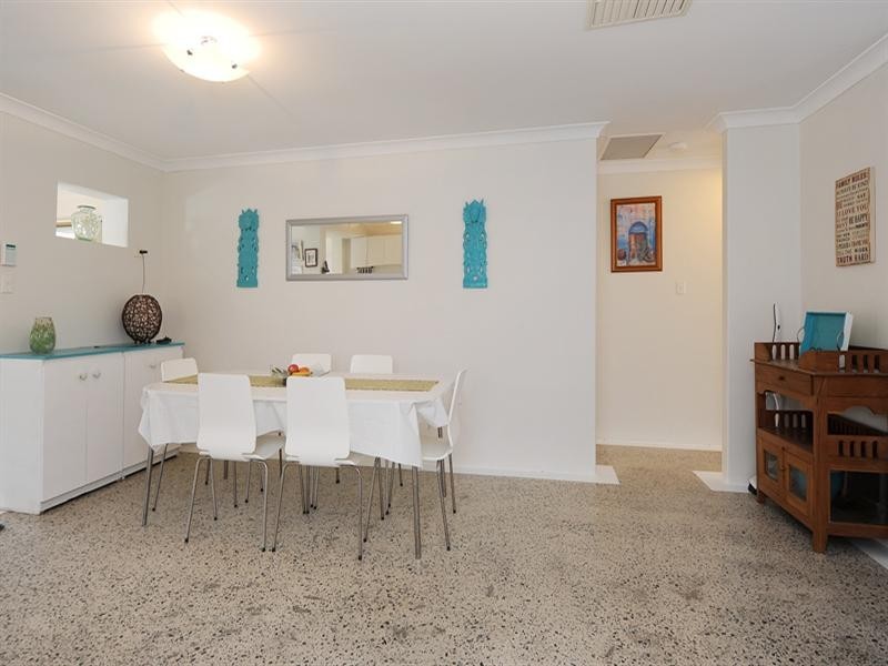 104 Strawberry Drive, Seville Grove WA 6112