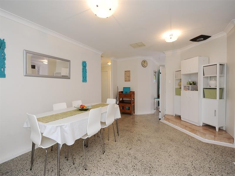 104 Strawberry Drive, Seville Grove WA 6112