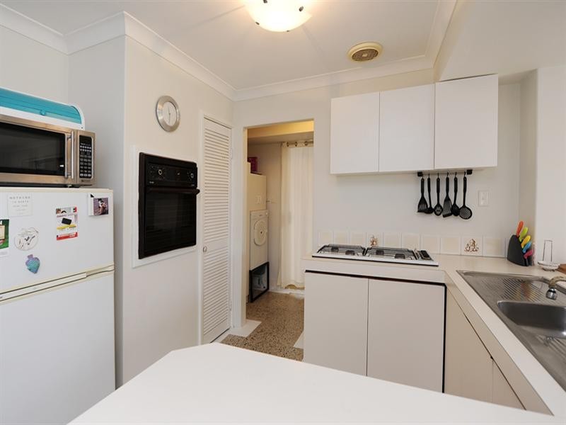 104 Strawberry Drive, Seville Grove WA 6112