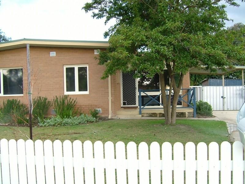 17 Abingdon Place, Kelmscott WA 6111