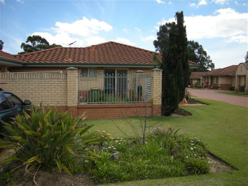 6/8 Heron Place, Maddington WA 6109