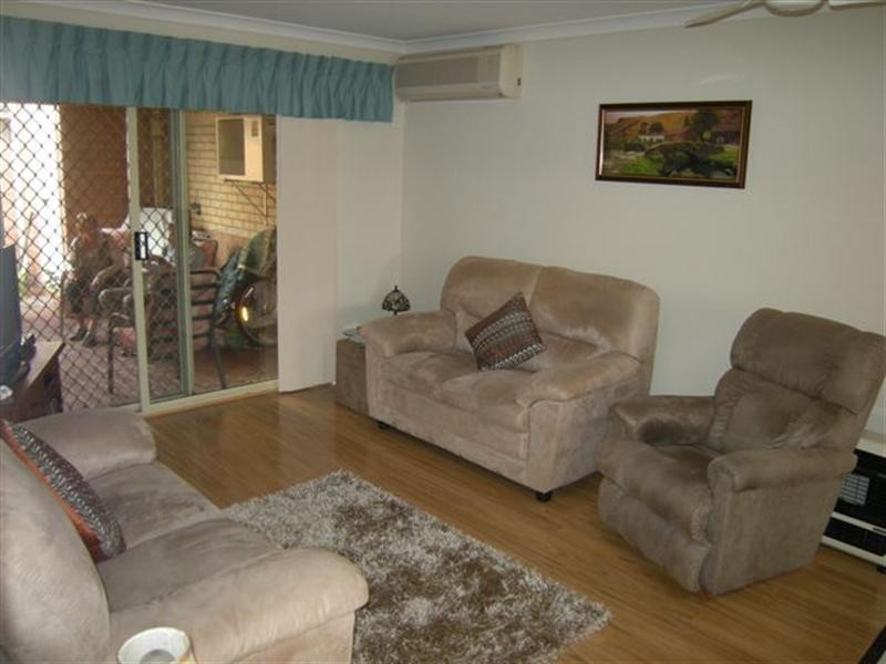 6/8 Heron Place, Maddington WA 6109