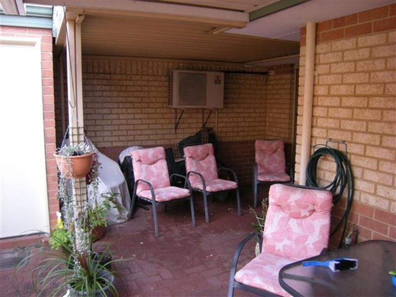 6/8 Heron Place, Maddington WA 6109