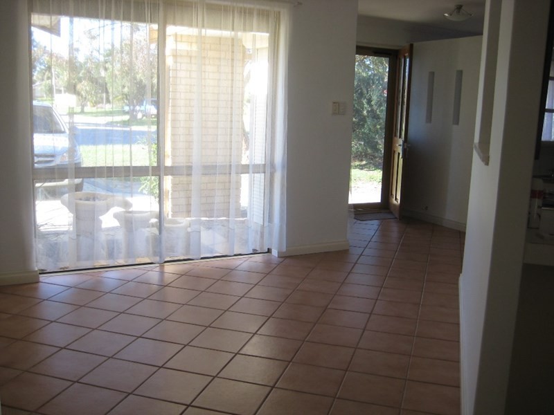 11 Denning Court, Seville Grove WA 6112