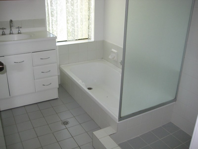 11 Denning Court, Seville Grove WA 6112